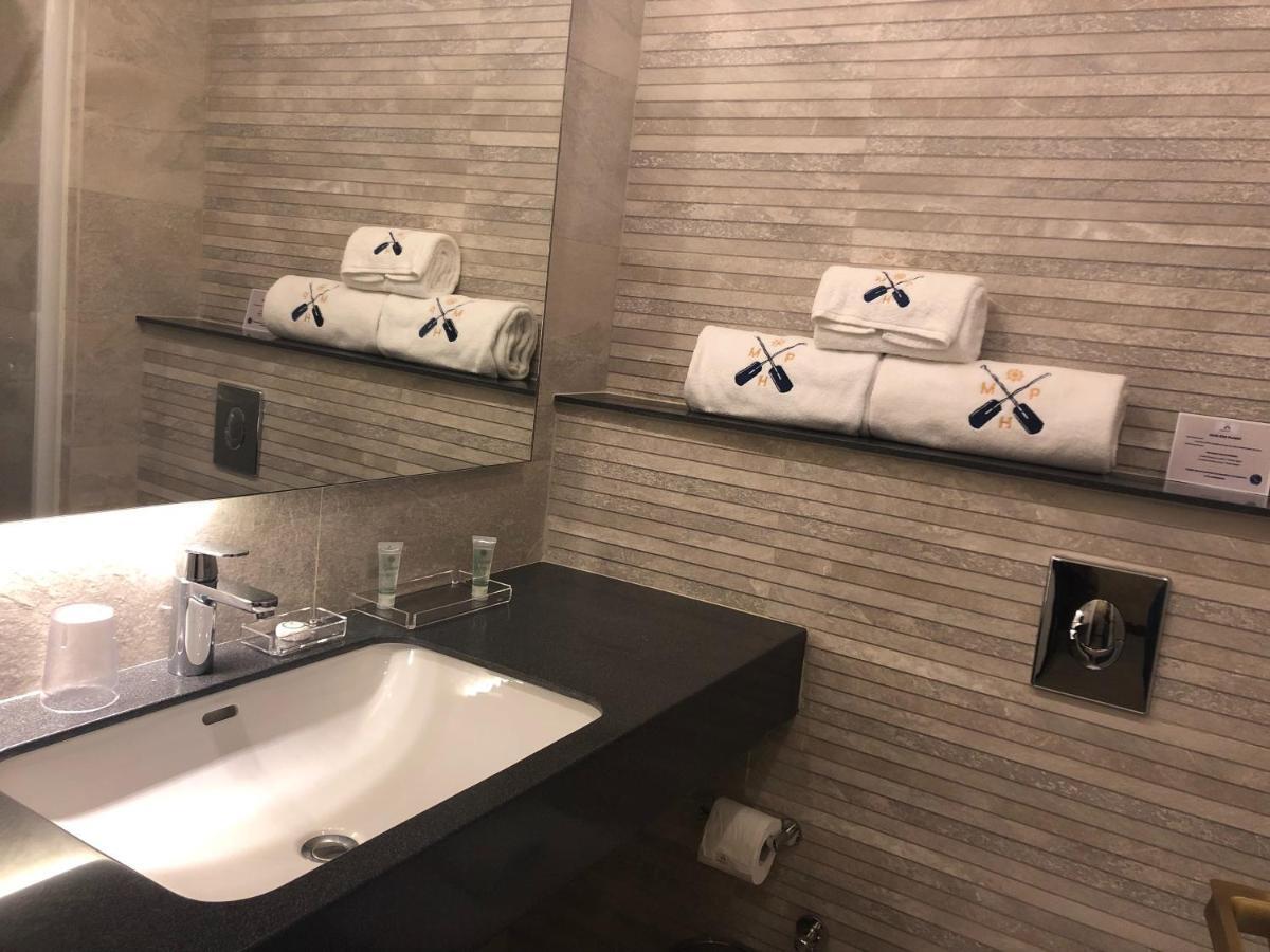 Mamba Point Hotel Freetown Esterno foto